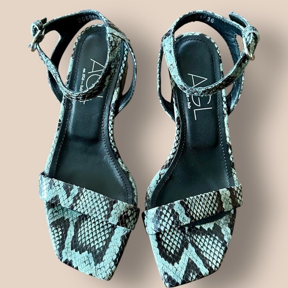NWOT AGL Attilio Giusti Leombruni ‘Angie’ Sandal with Cube Heel in Green Snake 6 - Picture 12 of 13
